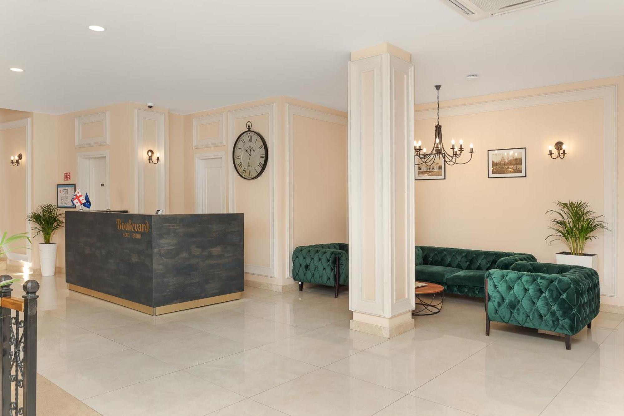 Boulevard Hotel Batumi Esterno foto