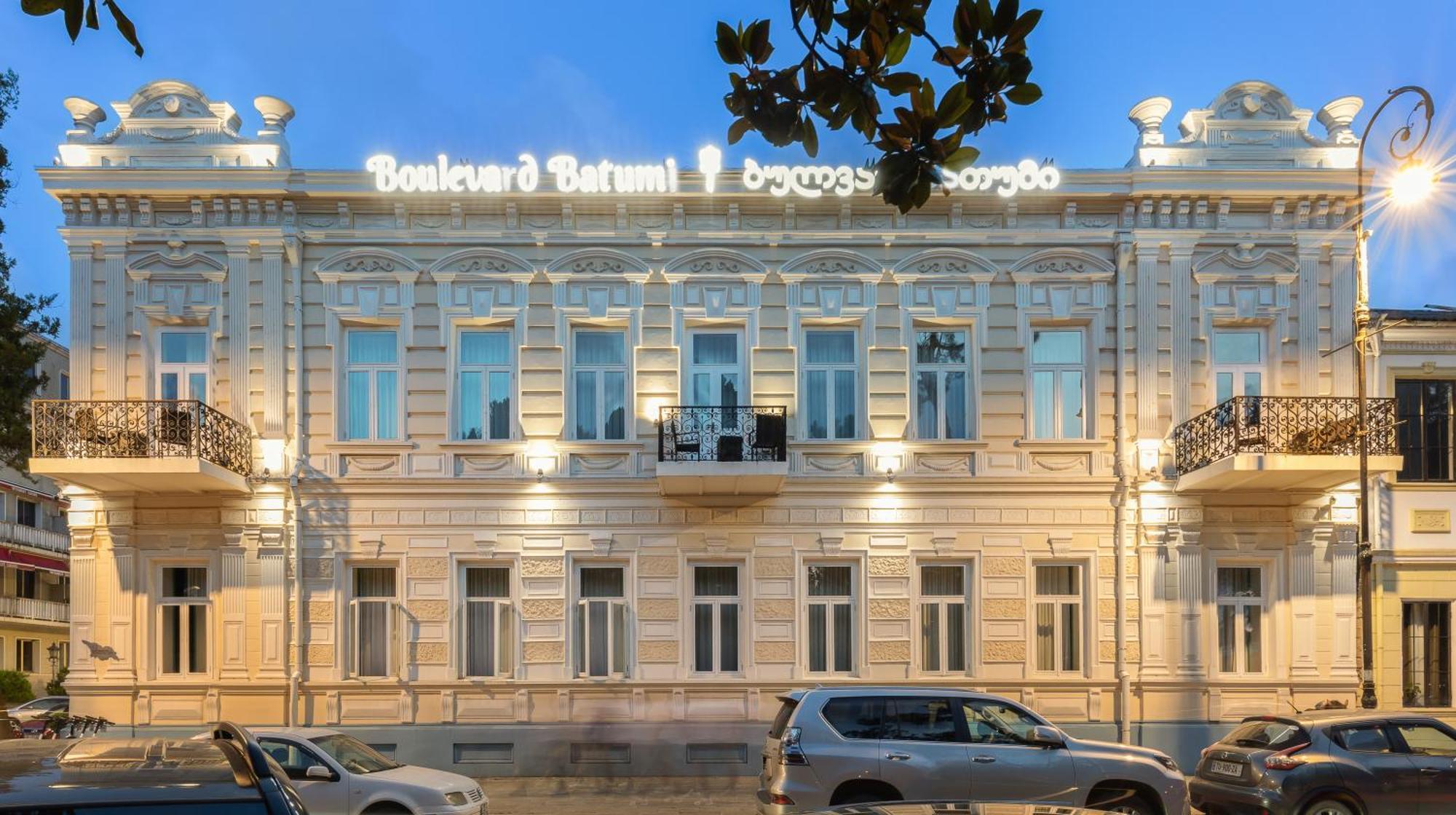 Boulevard Hotel Batumi Esterno foto