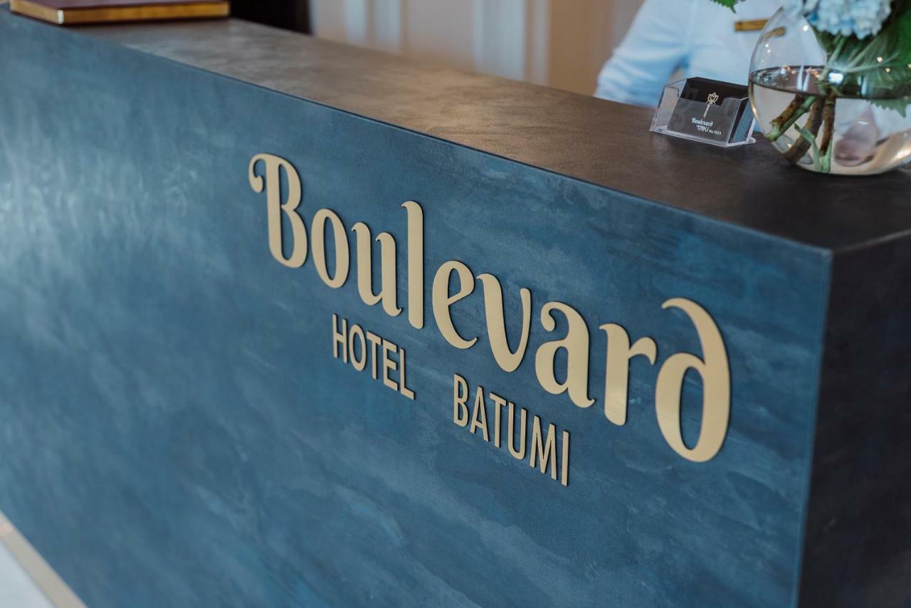 Boulevard Hotel Batumi Esterno foto